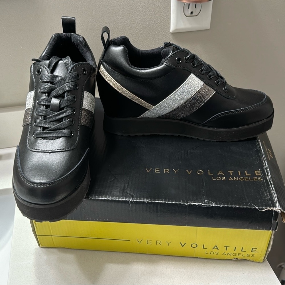 NIB Very Volatile Platform Sneakers.  Size 8.5